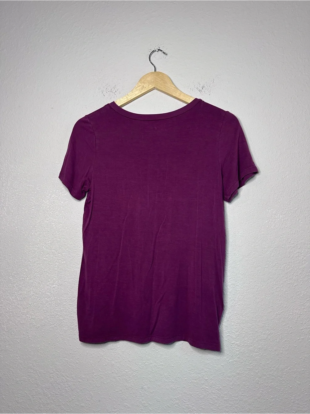 American Eagle Outfitters Plum Crisscross V-Neck Short Sleeve Top Size Small